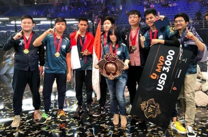 Dua Tim Juara Dunia Mobile Legends