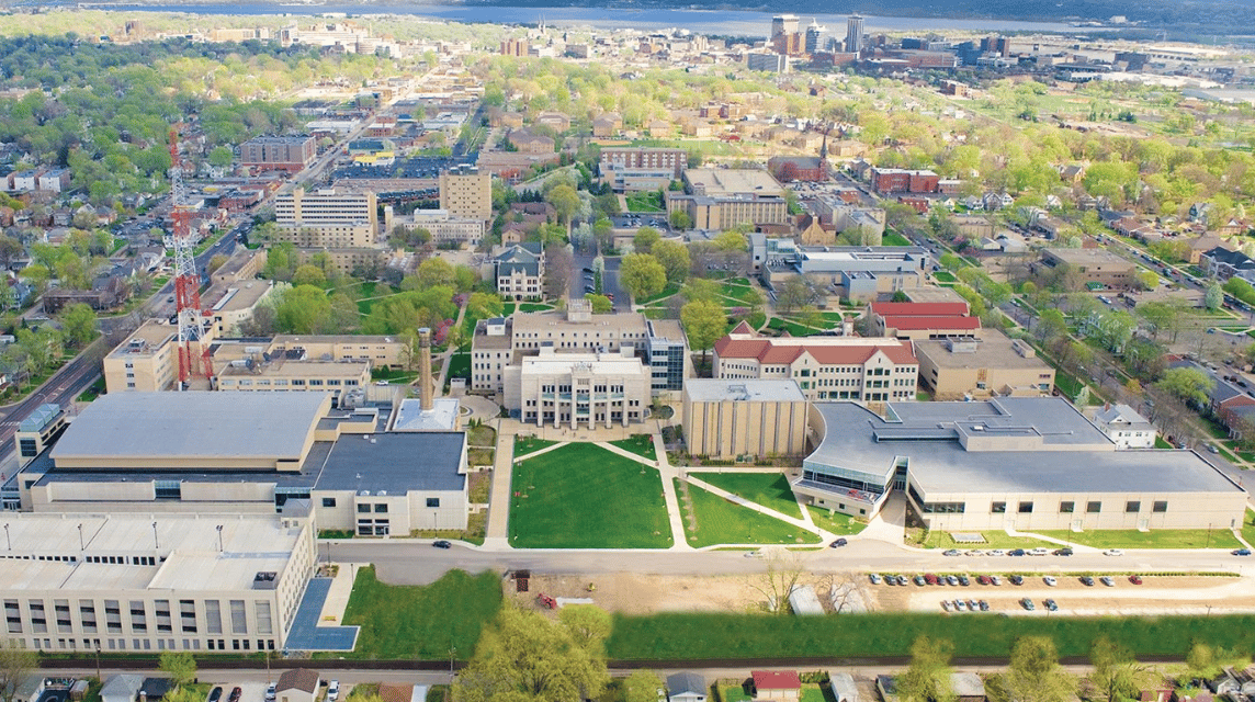 Sekolah Desain Game Illinois Bradley University